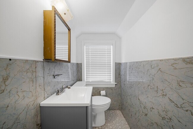 Building Photo - 180 Faneuil St