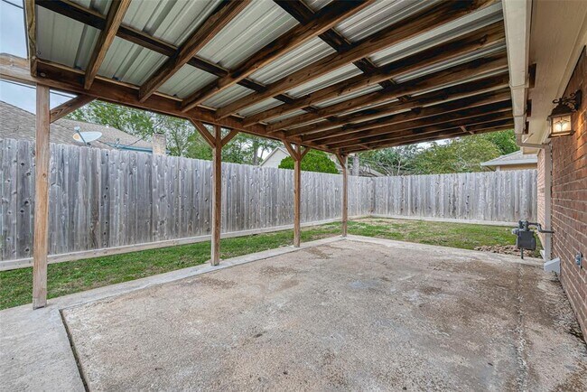 Building Photo - 7910 Litchfield Ln