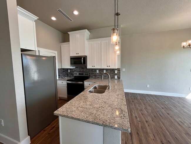 Building Photo - 119 Ave Ventana
