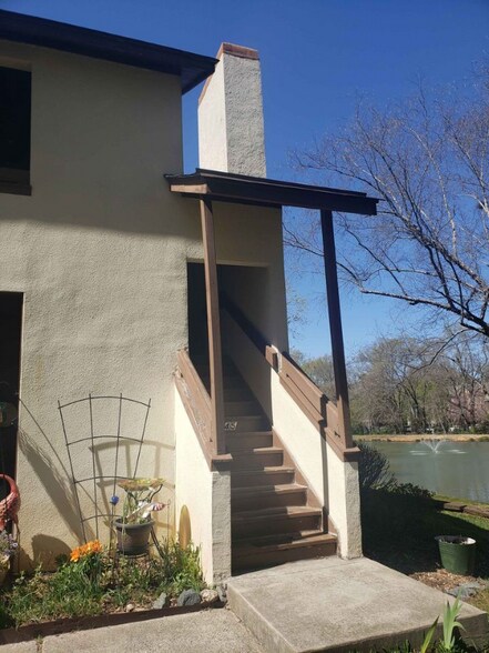 Building Photo - 7345 Winery Ln