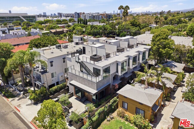 Building Photo - 1159 N Formosa Ave
