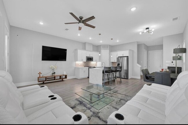 Building Photo - 4215 Hardy St