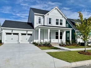 Building Photo - LIKE NEW Executive Home In Coveted Midtown...