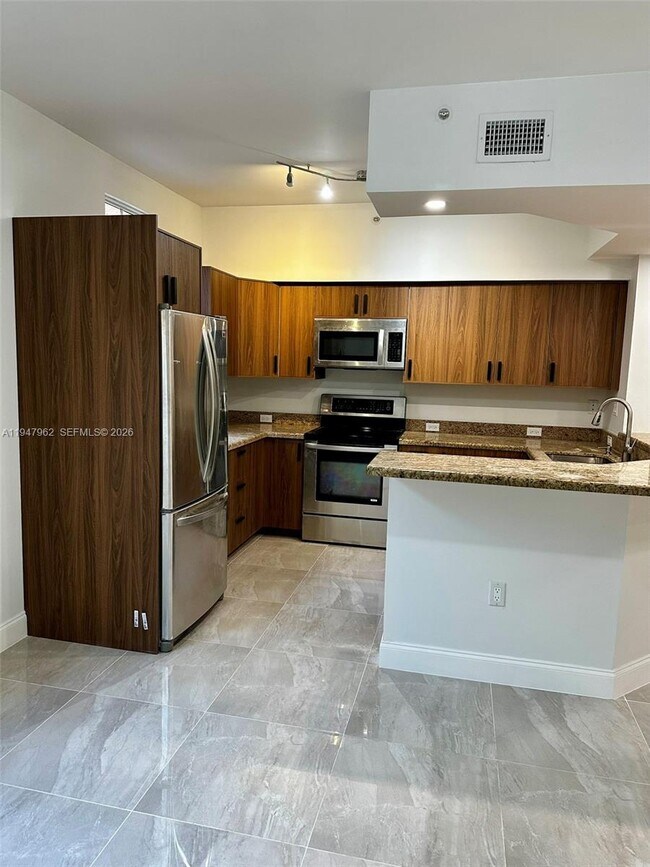 Building Photo - 2941 NE 185th St