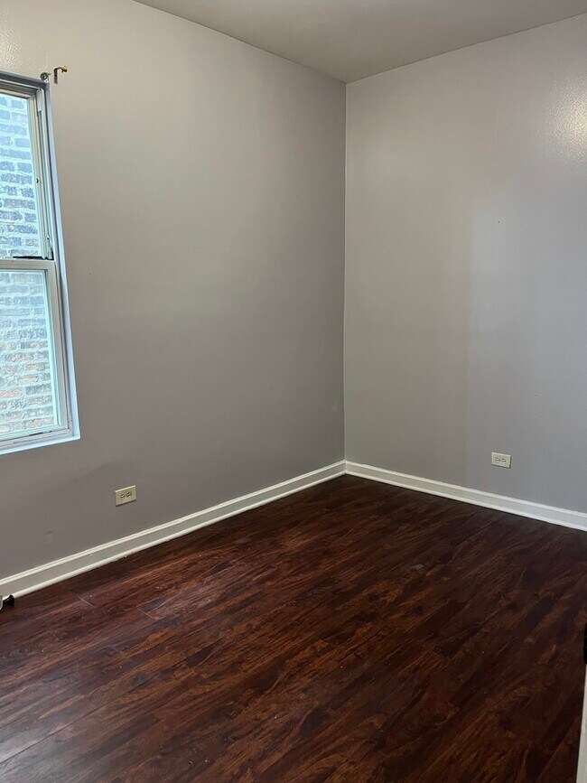 Building Photo - 3057 W Flournoy St