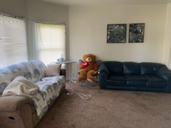 Building Photo - 930-936 Chestnut St