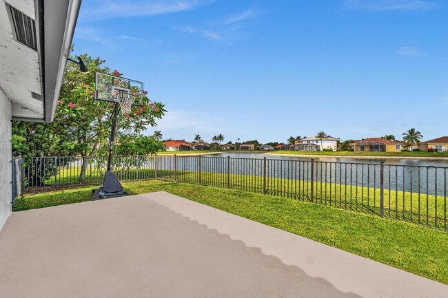 Building Photo - 12502 Baywind Ct