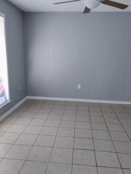 Building Photo - 12240 Jackson Rd