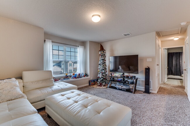 Building Photo - 4807 Marylebone Ave