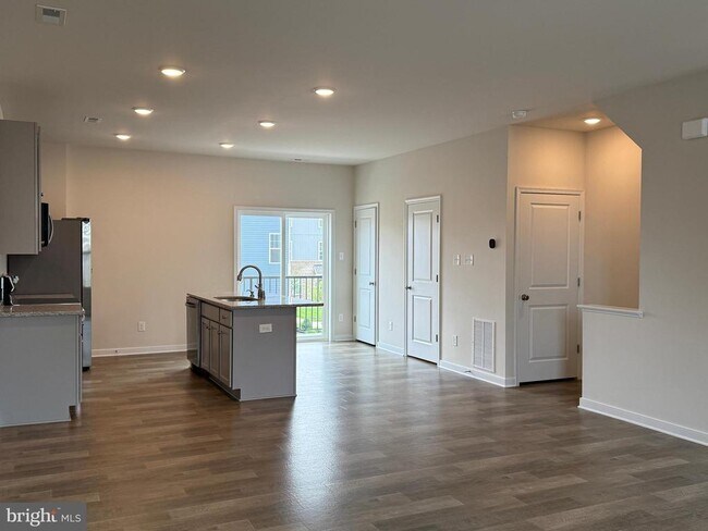 Building Photo - 2125 Grand Reserve Ln
