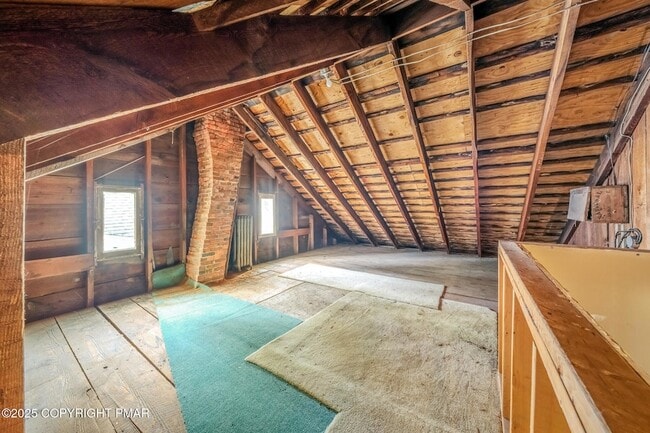 Building Photo - 703 Scott St