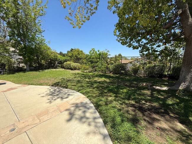 Building Photo - 4 bed, 3 1/2 bath beautiful home Wood Ranch home