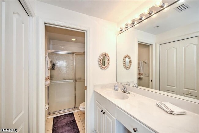 Building Photo - 12171 Summergate Cir