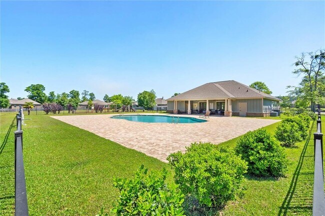 Building Photo - 2599 Cedarwood St