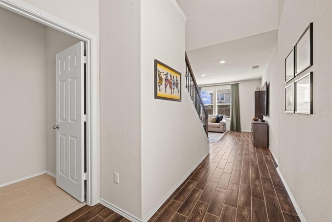 Building Photo - 416 Bella Luna Way