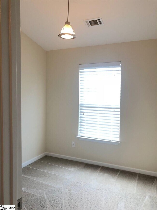 Building Photo - 210 Elise Dr
