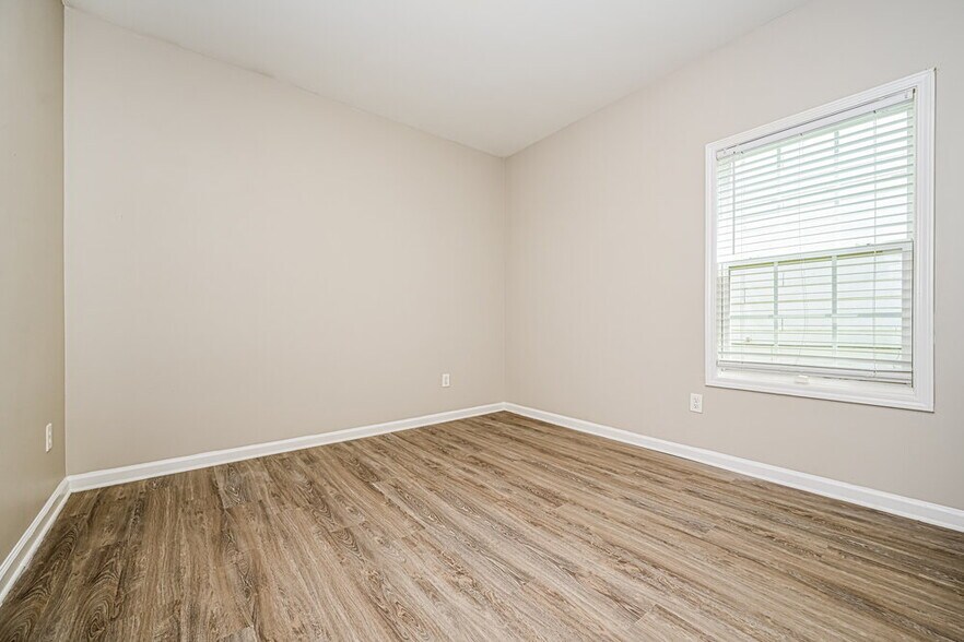 Building Photo - 512 Anglewood Trace