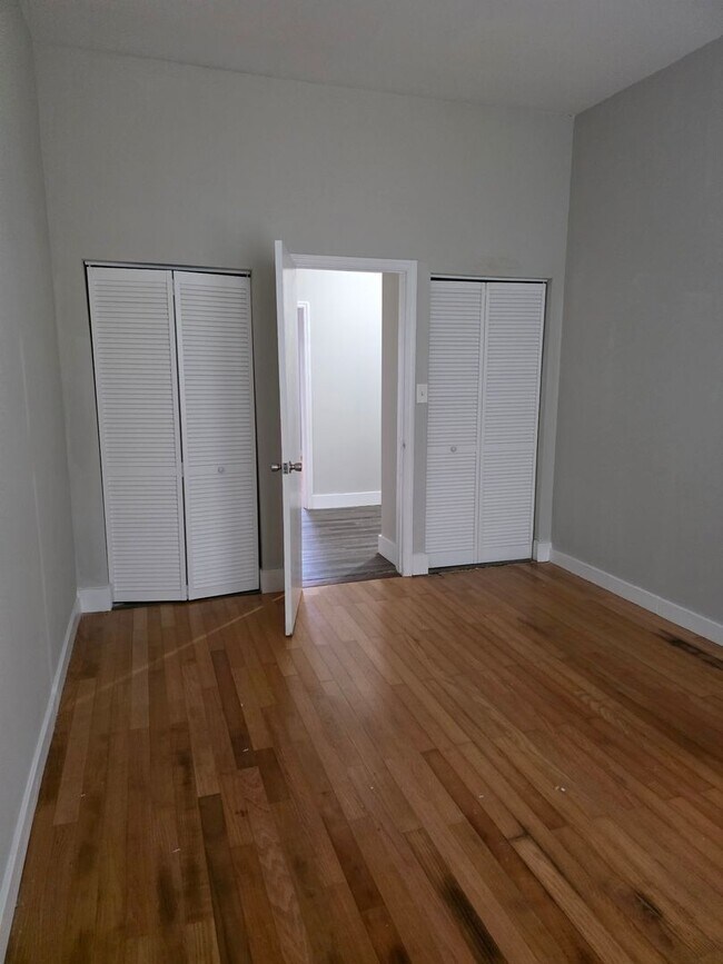 Building Photo - Spacious Downtown Monticello Home for rent