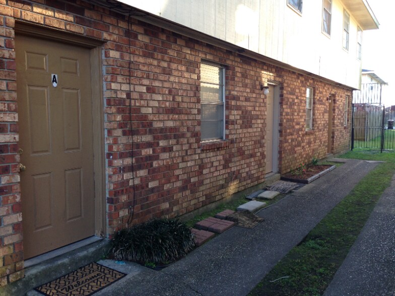 Building Photo - 2833 Fayette St