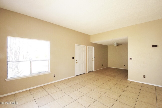 Building Photo - 216 Cutlass Dr