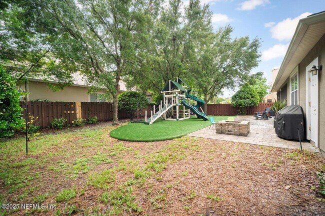 Building Photo - 7813 Mt Ranier Dr