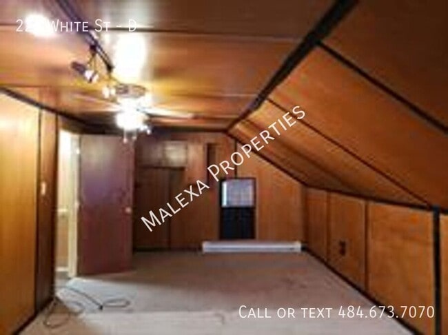 Building Photo - 224 White St