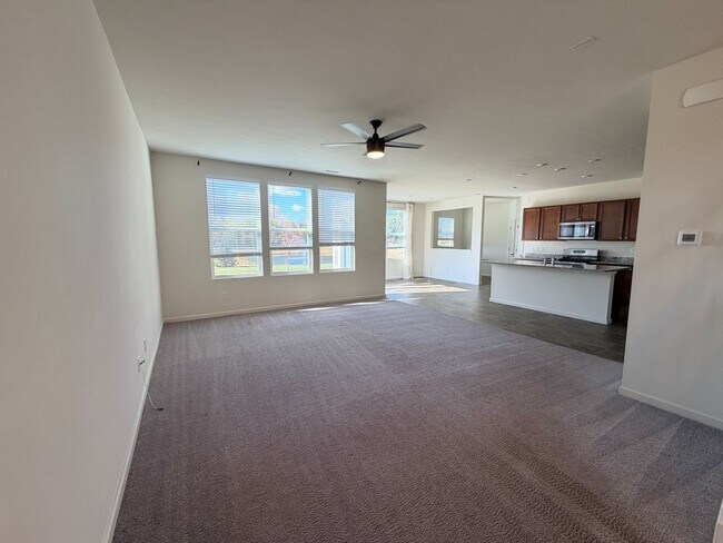 Building Photo - 15545 Westmoor Ave