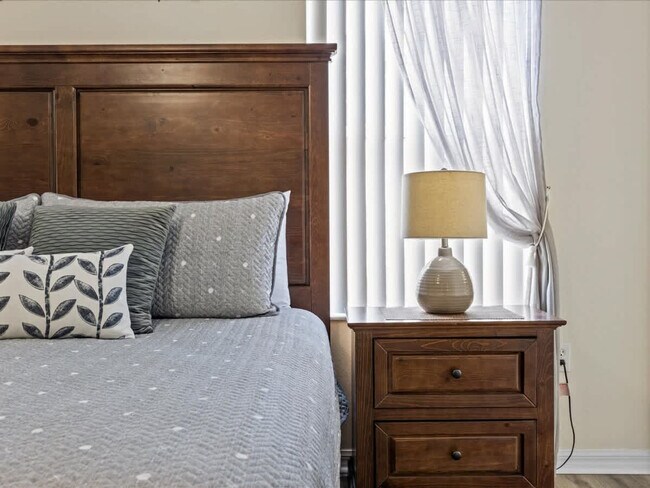 Building Photo - 113 Pompano Beach Dr