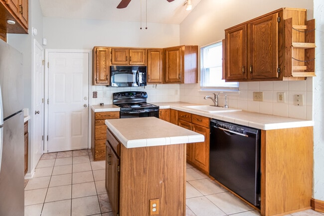Building Photo - 104 Monsarret Ln