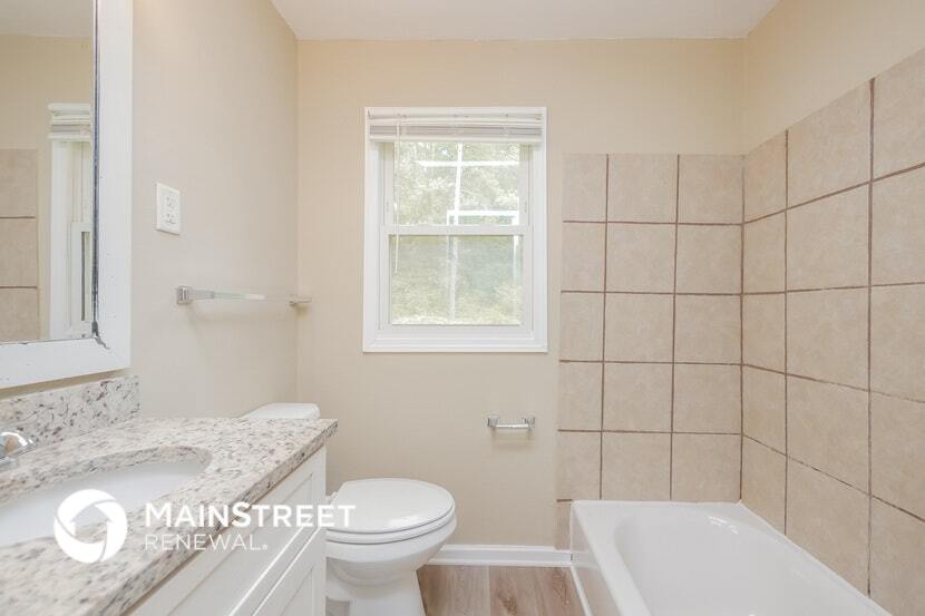 Building Photo - 2374 Baywood Dr SE