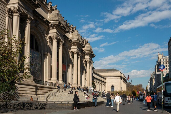 Building Photo - 1255 5th Ave