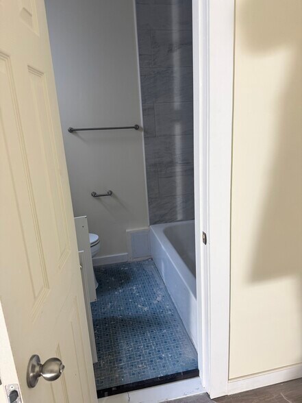 Building Photo - 213 Harrison Ave