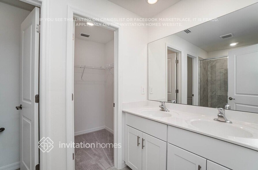 Building Photo - 7169 Greenwood Park Cir