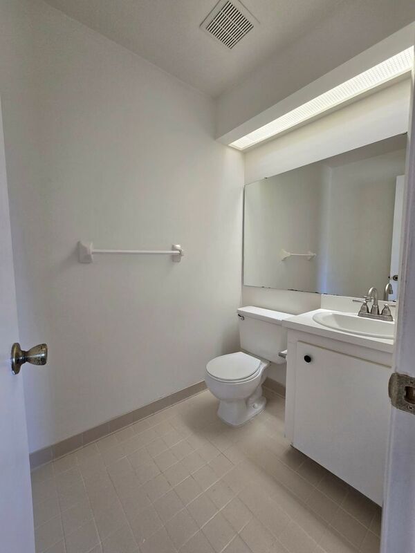 Building Photo - 3944 Spoonbill Ct