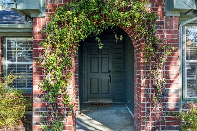 Building Photo - 2824 Meadow Brook Ct