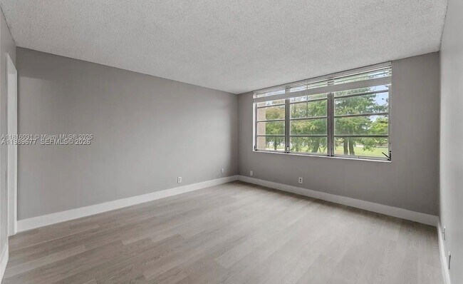 Building Photo - 3150 W Rolling Hills Cir