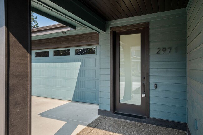 Building Photo - 2971 NW Polarstar Ave