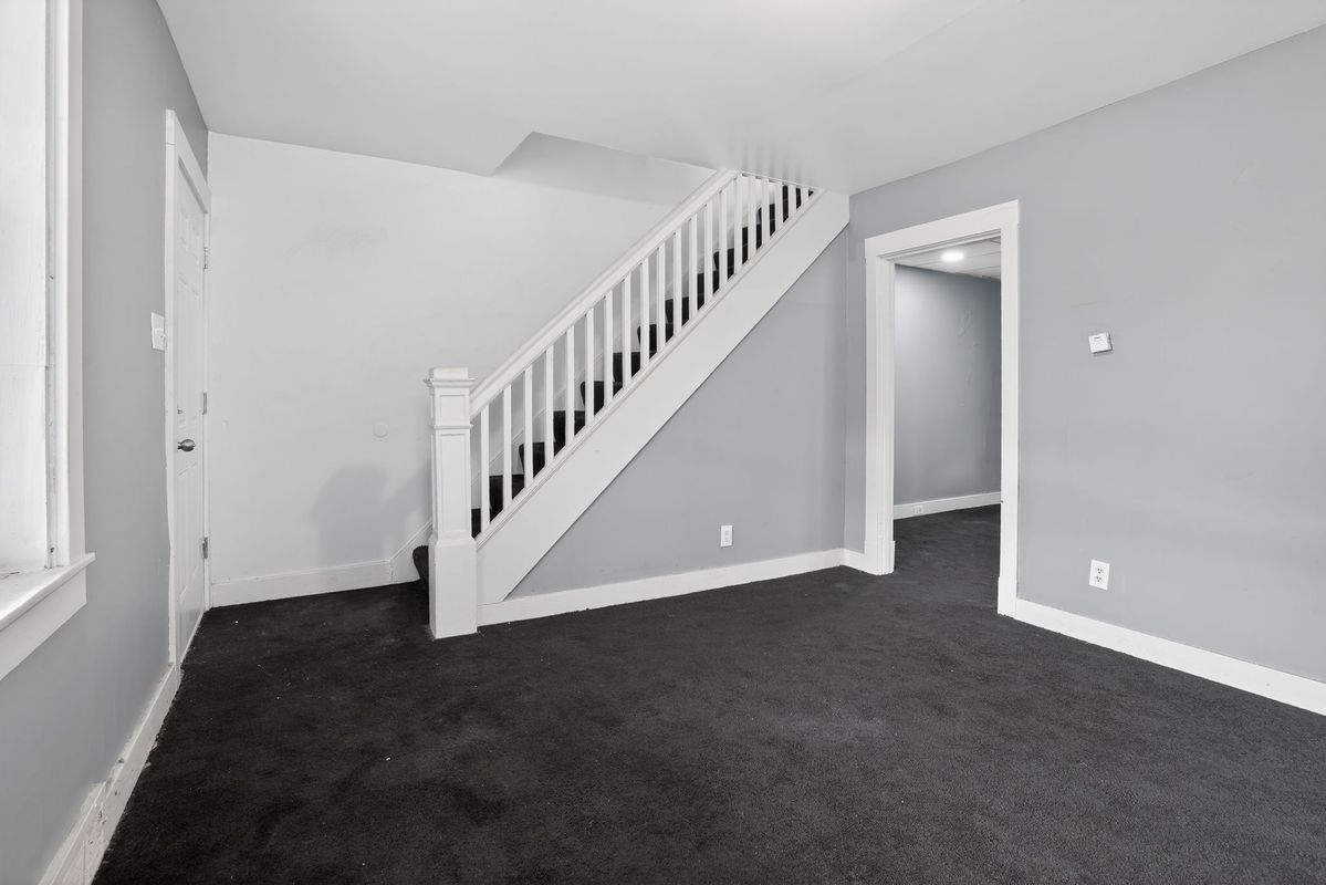 Building Photo - 217 Reifert St