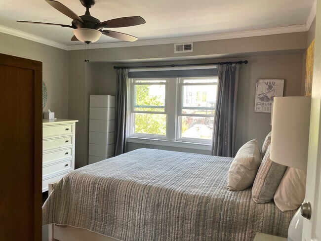 Main bedroom - 5151 MacArthur Blvd NW