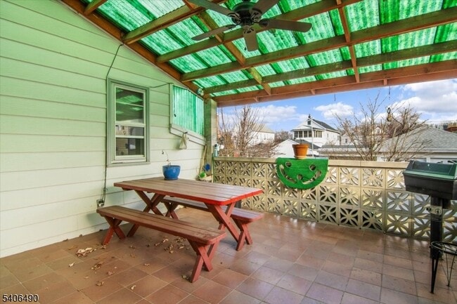 Building Photo - 124 Colfax Ave