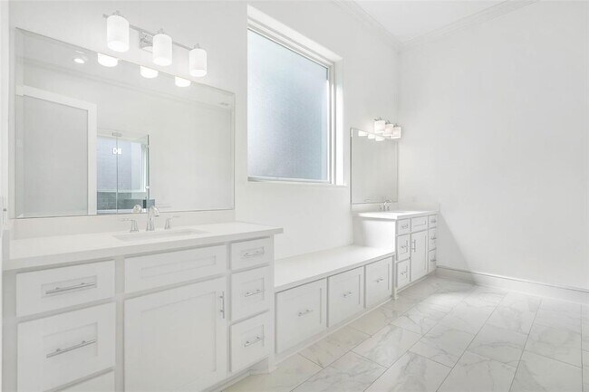 Building Photo - 201 Mayerling Dr