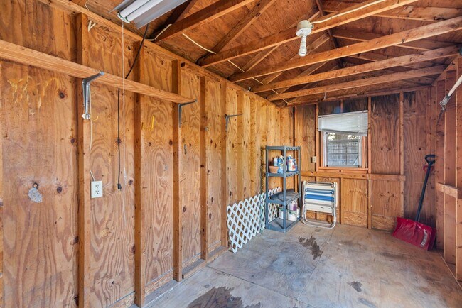 Building Photo - 904 Scarlet Oak Ct N