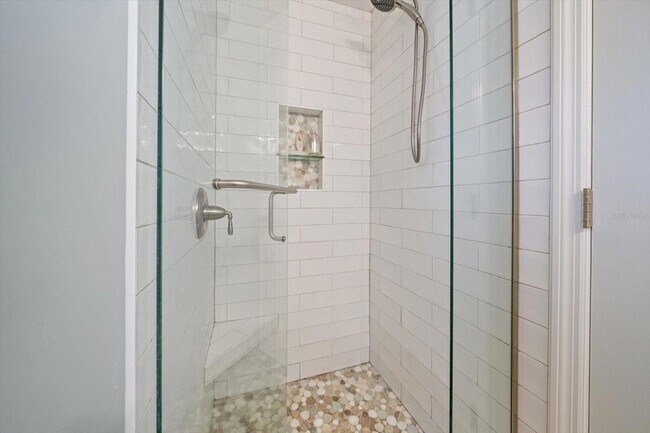 Building Photo - 5869 Tidewood Ave