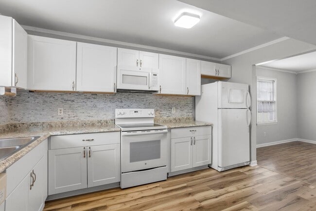 Building Photo - Townhome for rent in Jacksonville!