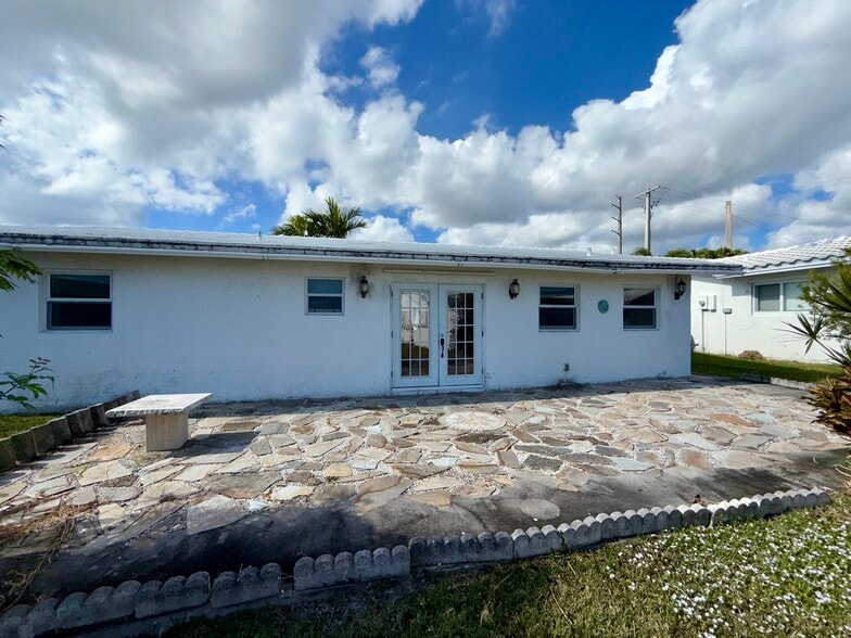 Building Photo - 1504 SW 18th St