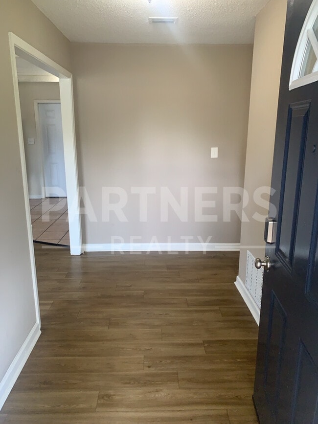 Building Photo - 4536 Wake Forest Dr