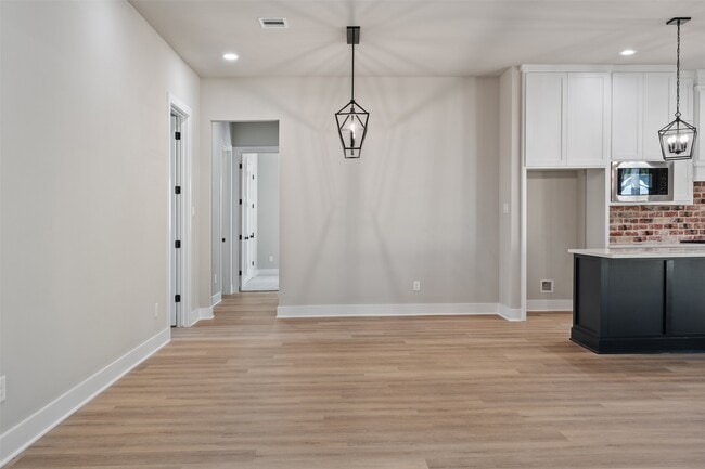 Building Photo - 15109 Paradise Ct