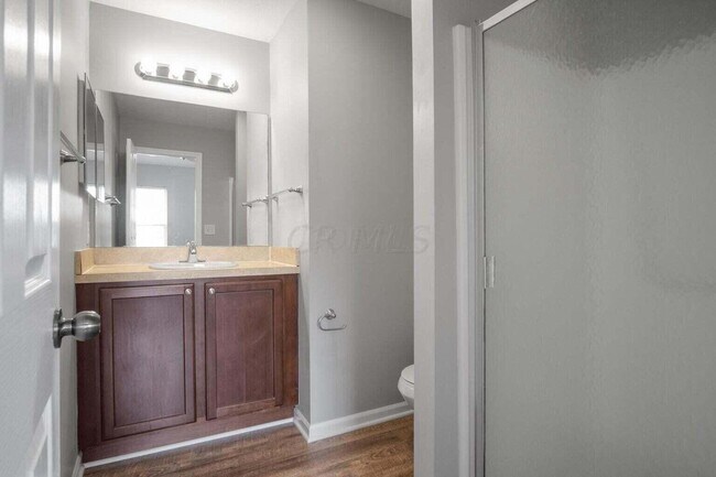 Building Photo - 587 Lazelle Rd