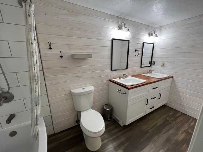 Building Photo - Beautiful 4 bed 3 bath home!