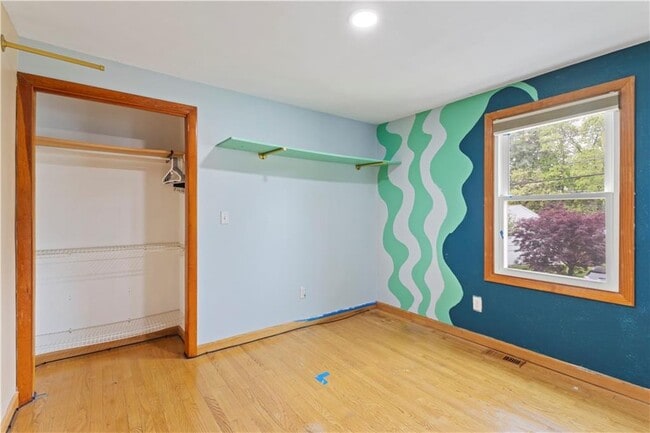 Building Photo - 32 Lawnacre Dr